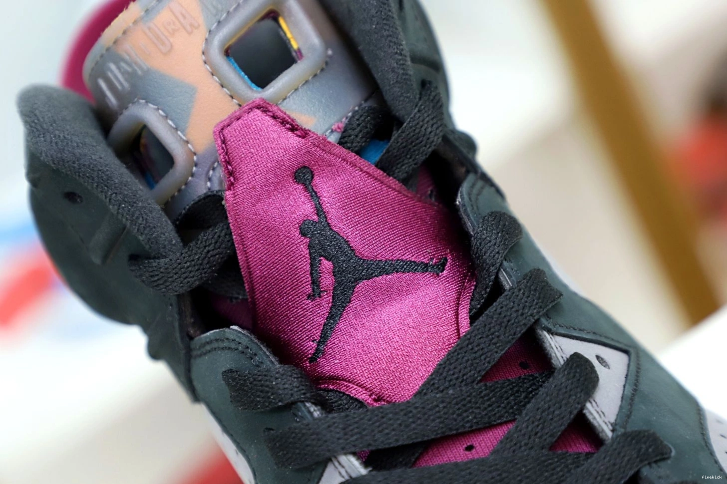 6 JORDAN AIR BORDEAUX RETRO 1115